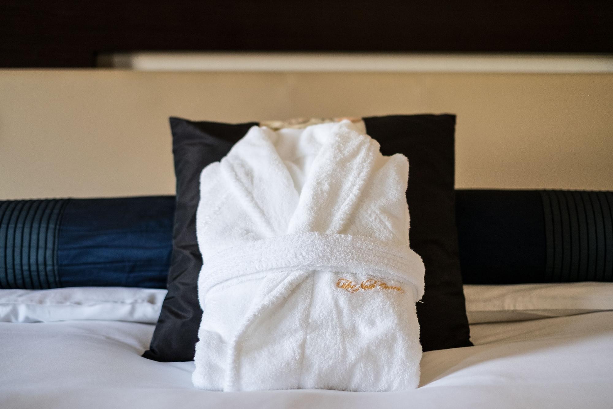 فندق نيو أوتاني هاكاتا فوكوكا المظهر الخارجي الصورة A bathrobe
