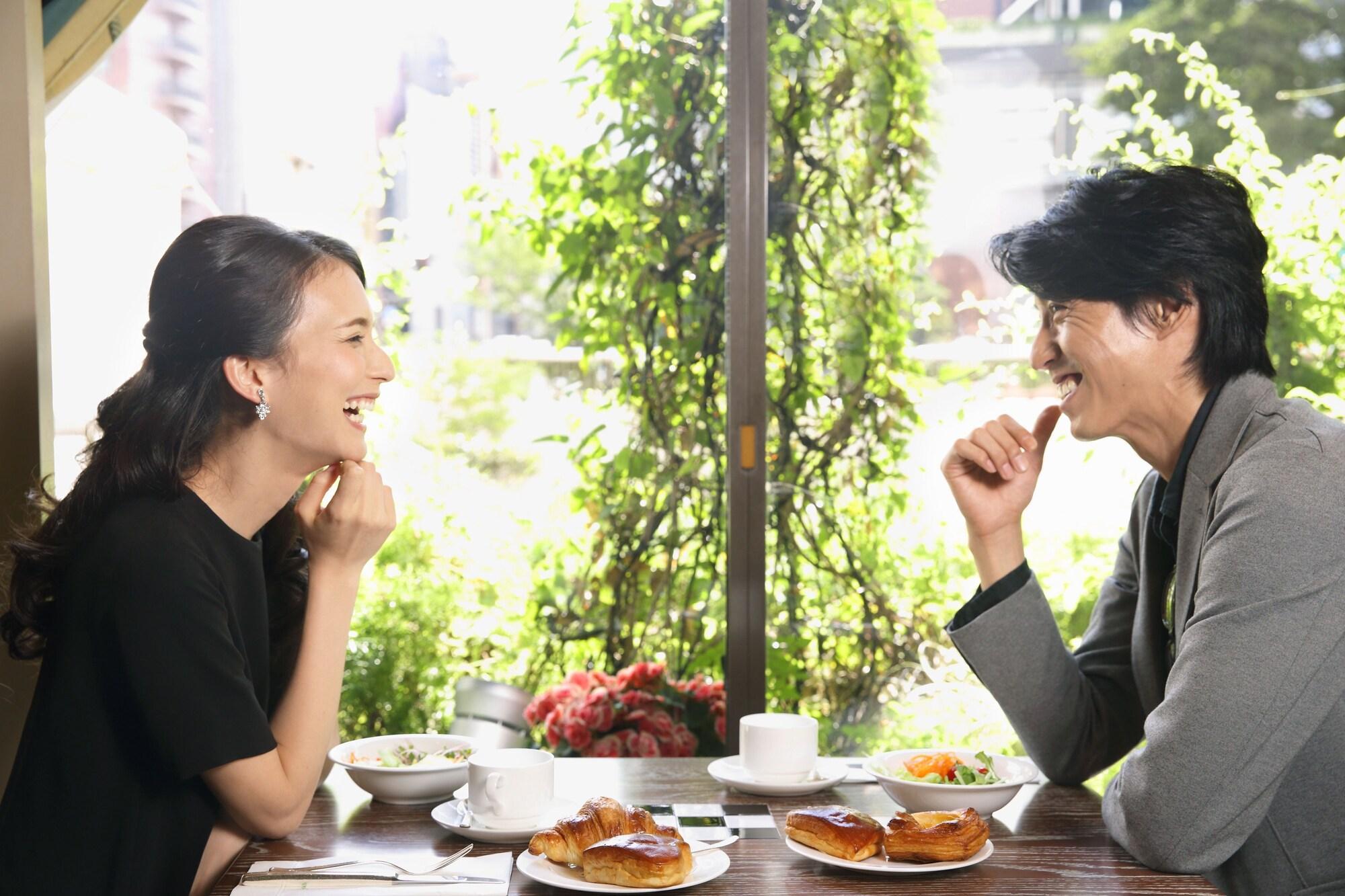 فندق نيو أوتاني هاكاتا فوكوكا المظهر الخارجي الصورة Lee Byung-hun and Lee Young Ae in The Housemaid